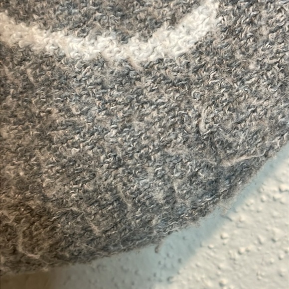 Pink Rose Sweater - Picture 3 of 6